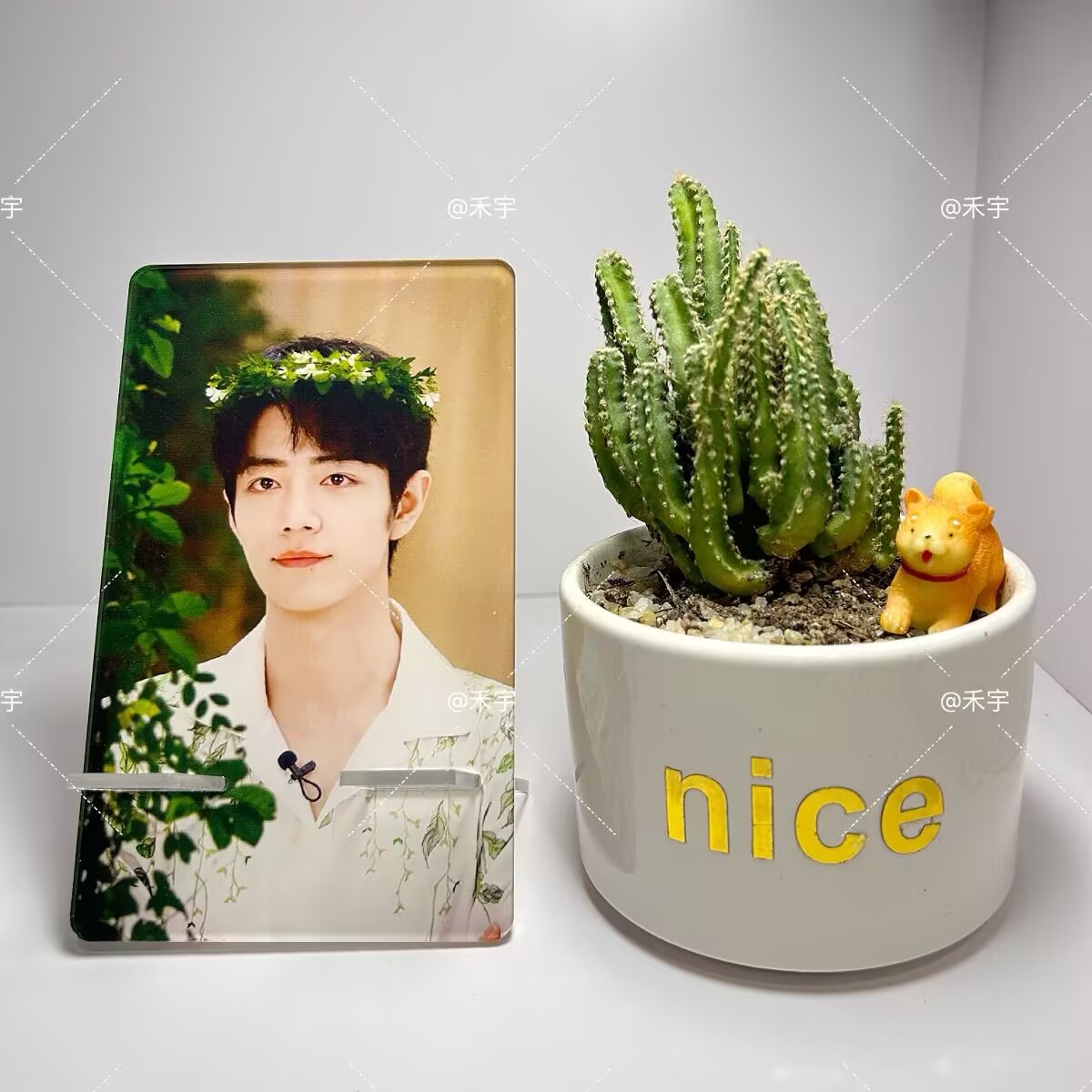Xiao Zhan의 휴대폰 스탠드 창의적인 아크릴 인간 - Phone Accessories In China 리뷰 및 가격